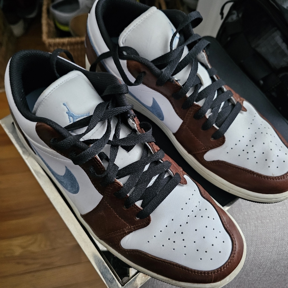 Nike Men's Sneakers - White, Brown, and Black